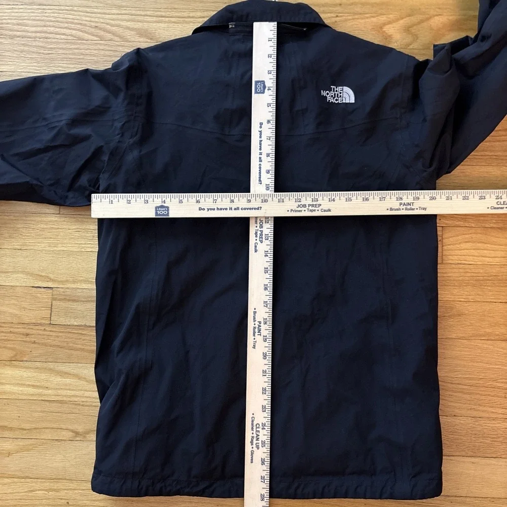 North Face Men's Size Small Black Lightweight Jacket - Flaws